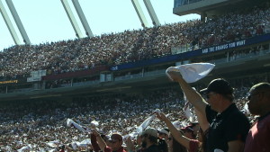 wb-fans-wide-towels-day.jpeg