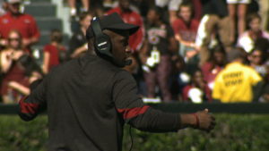 travaris-robinson-sideline