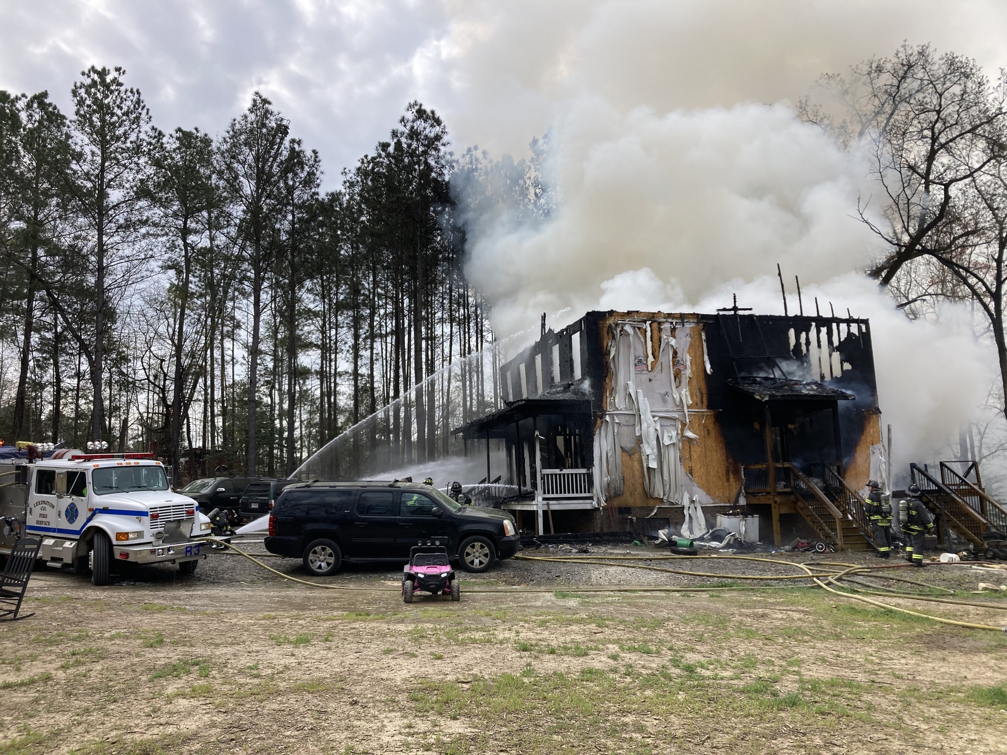 2 adults, 3 children displaced after house fire - ABC Columbia